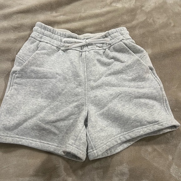 Lululemon scuba shorts - Picture 1 of 3